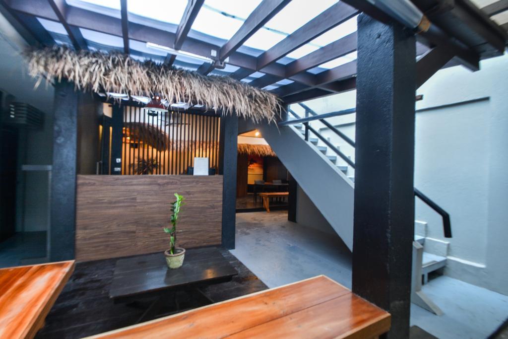 Island Nook Hotel Balabag  Экстерьер фото