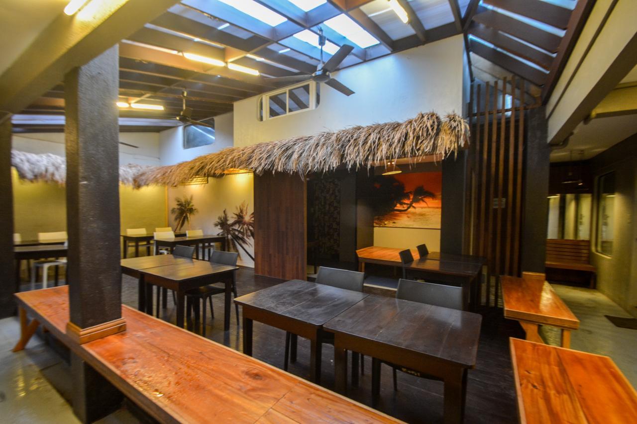 Island Nook Hotel Balabag  Экстерьер фото