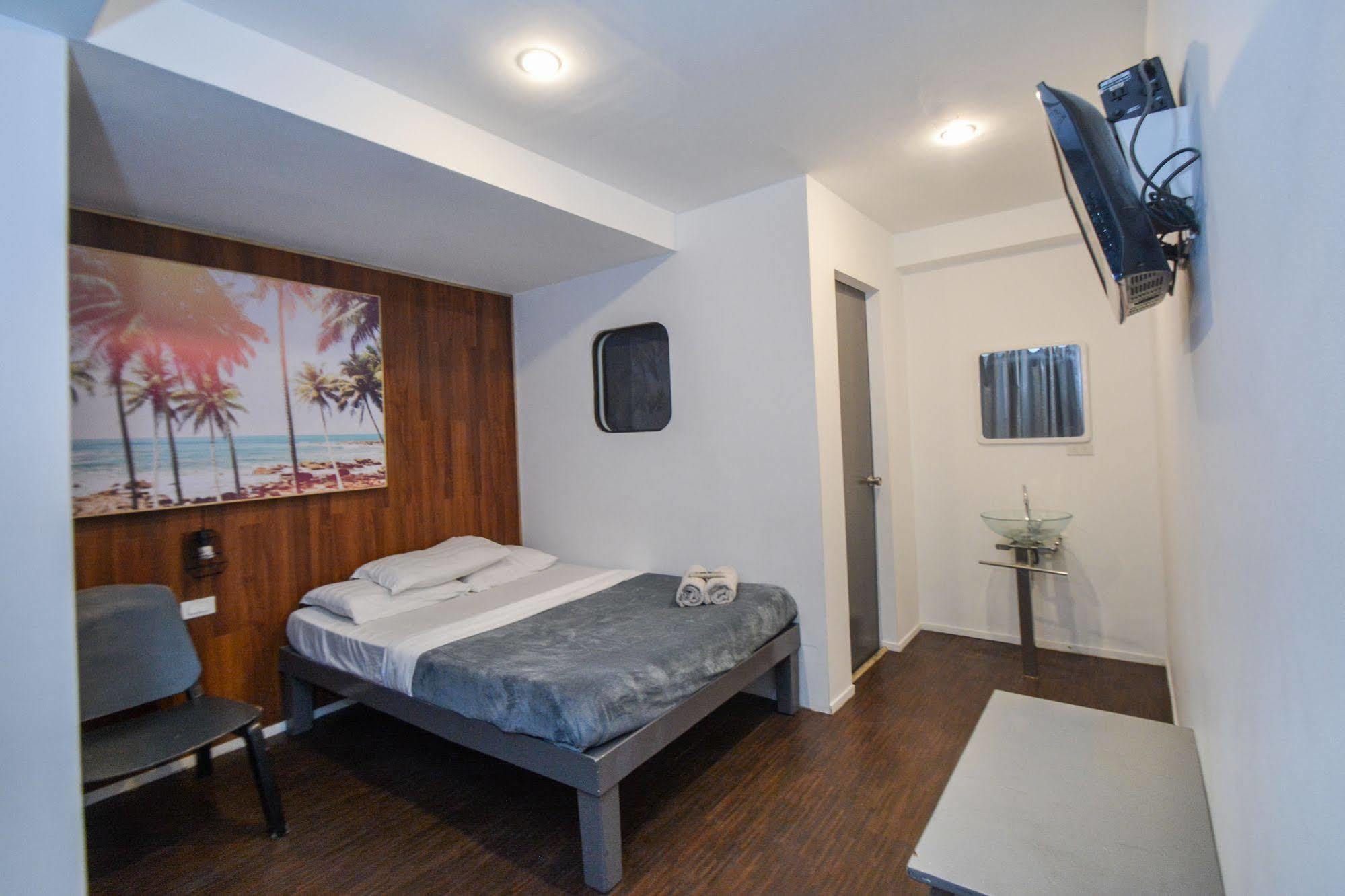 Island Nook Hotel Balabag  Экстерьер фото