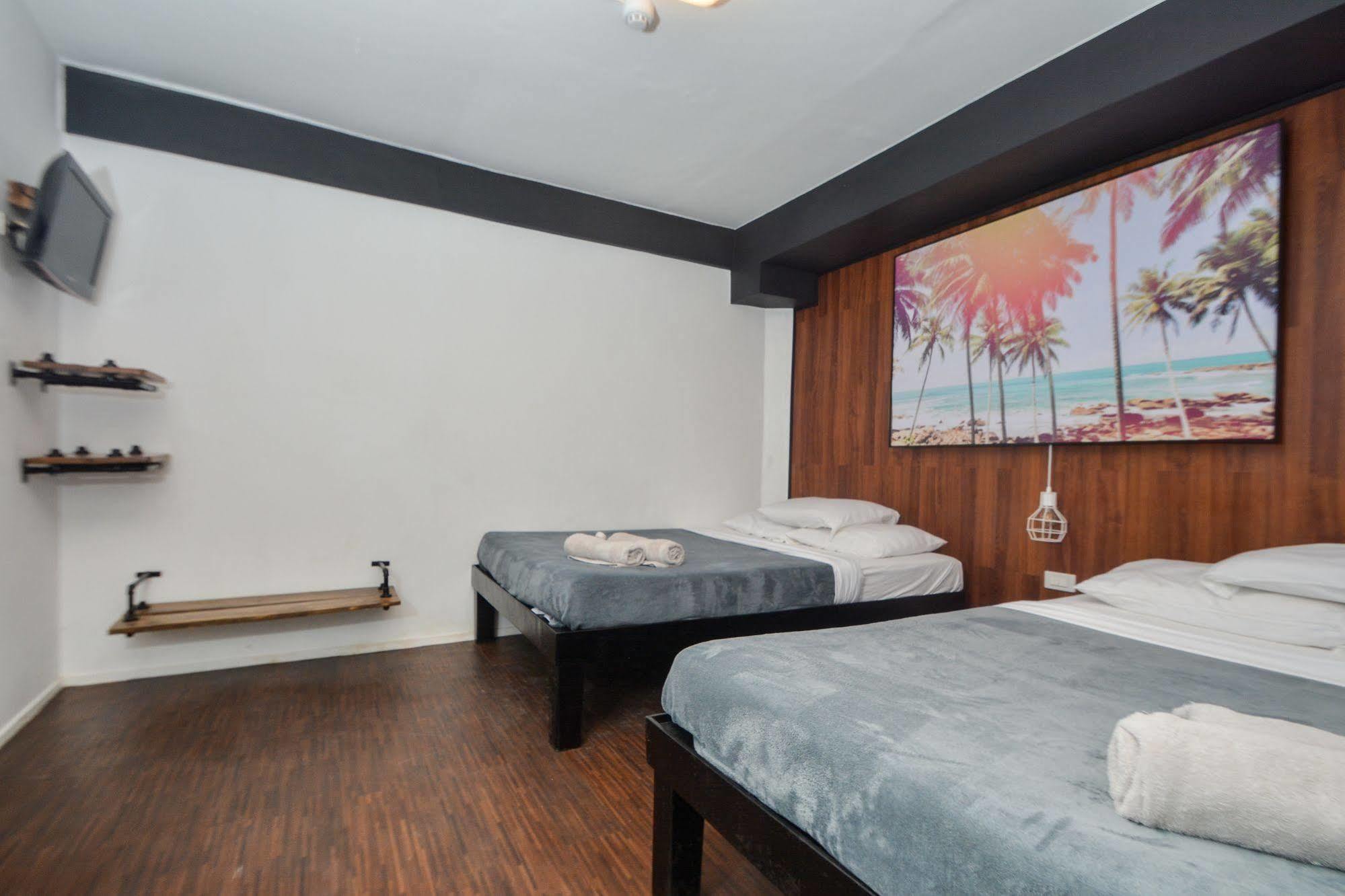 Island Nook Hotel Balabag  Экстерьер фото