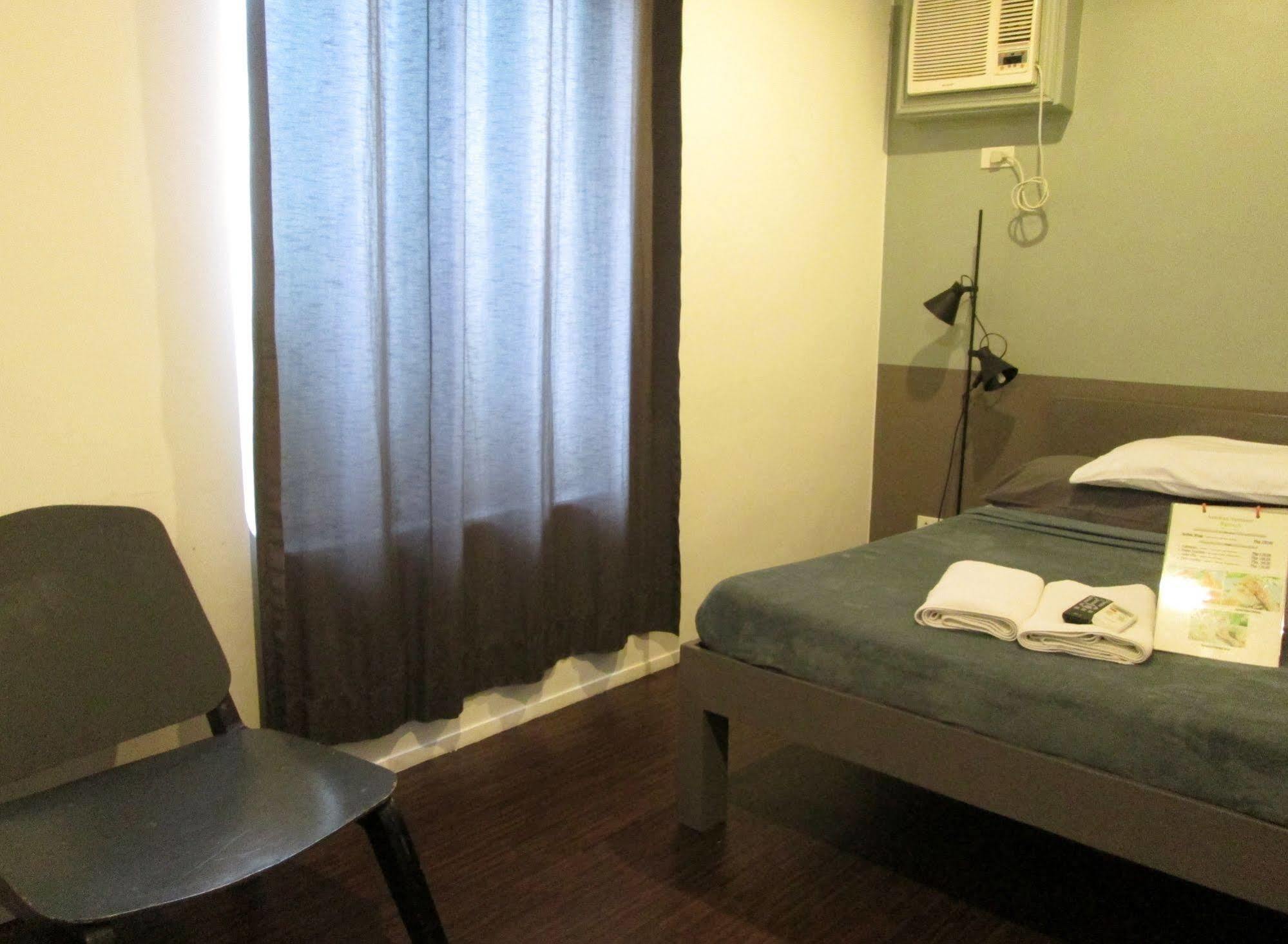Island Nook Hotel Balabag  Экстерьер фото