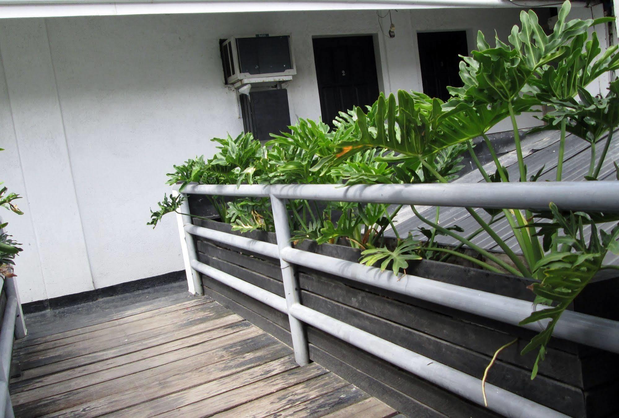 Island Nook Hotel Balabag  Экстерьер фото