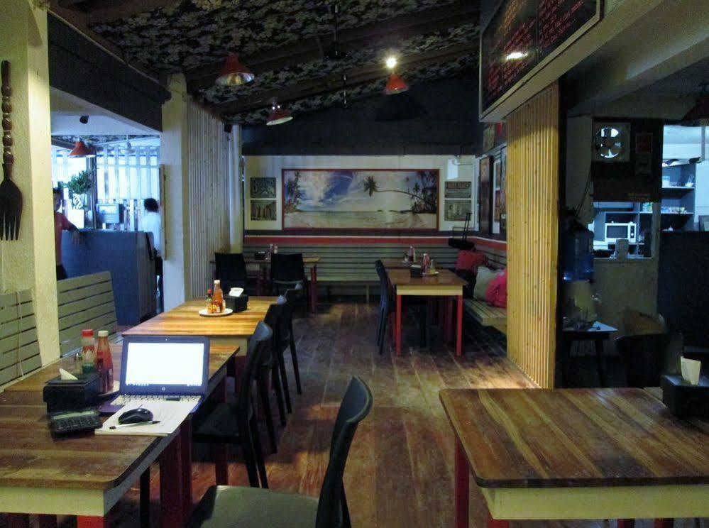 Island Nook Hotel Balabag  Экстерьер фото