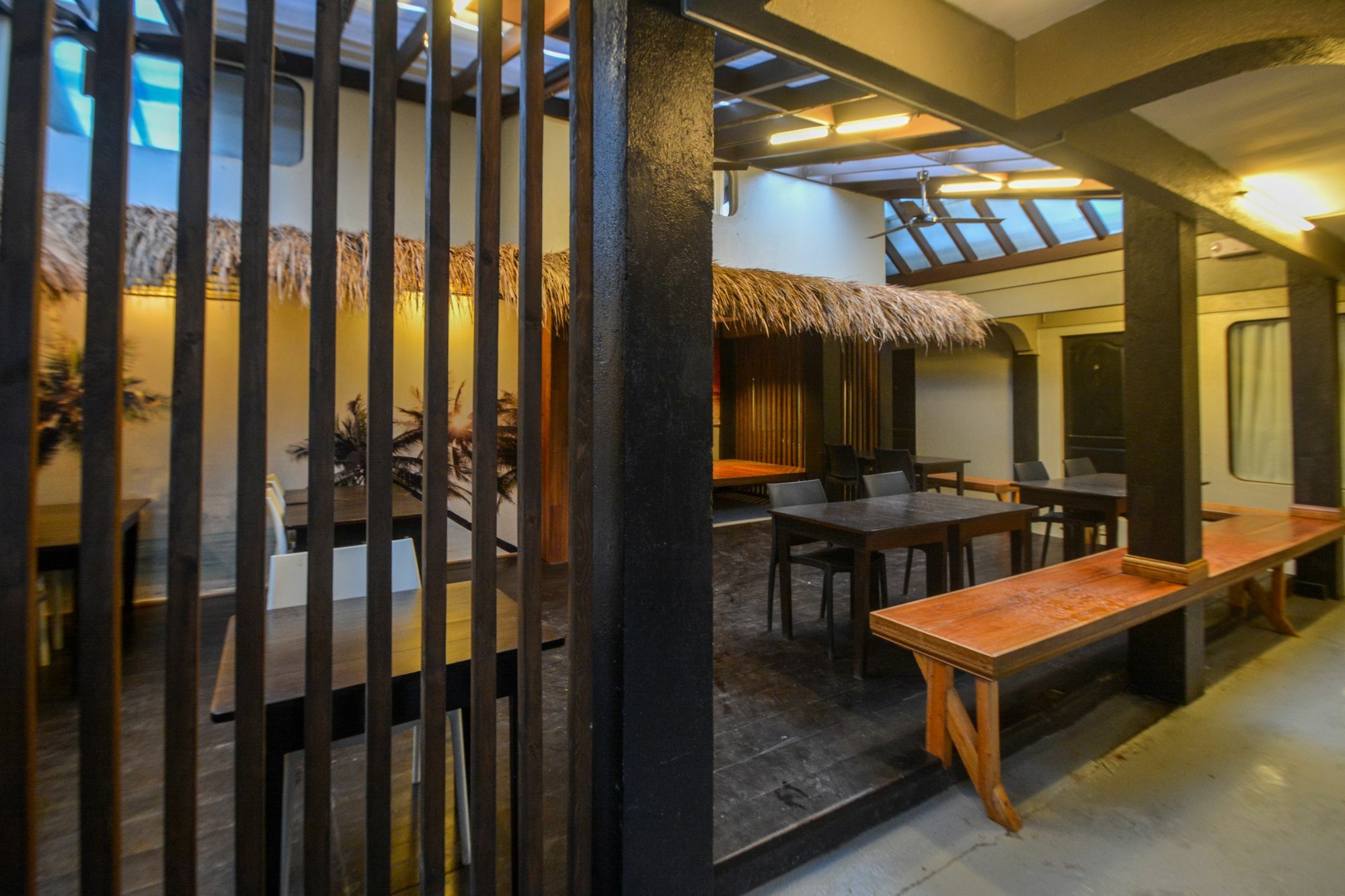 Island Nook Hotel Balabag  Экстерьер фото
